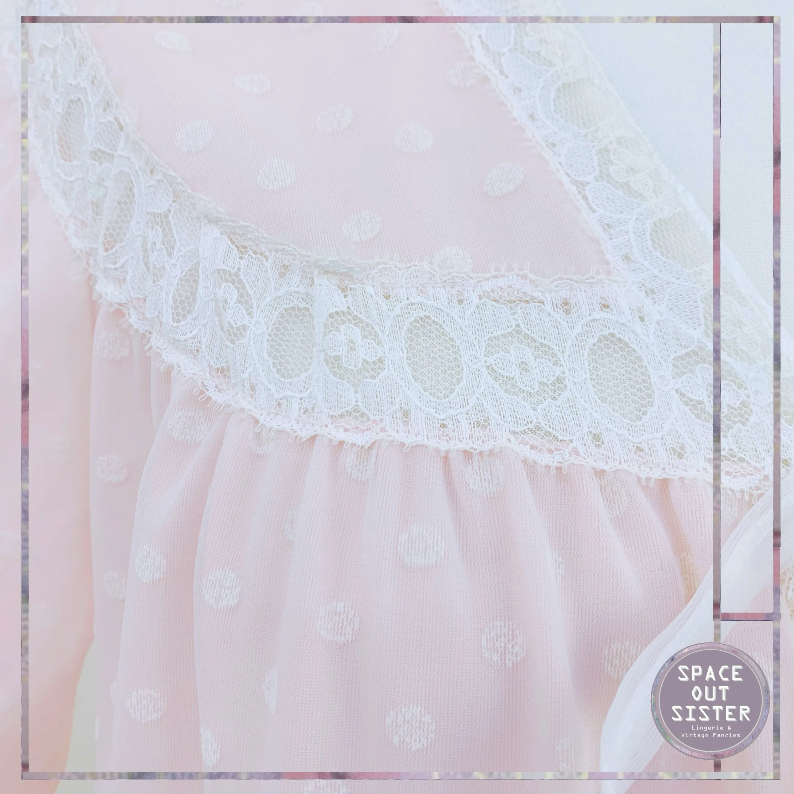 1980s Vintage Daisy Negligee