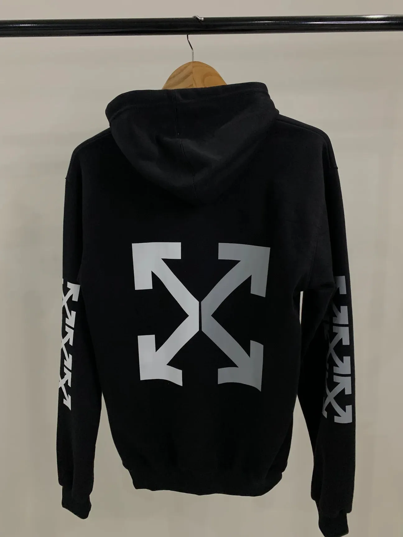Grey Bull & Off-Grey Hoodie