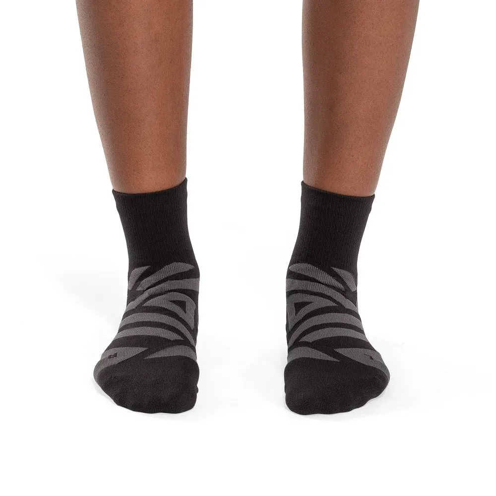 On Women's Performance Mid Sock - Black / Shadow